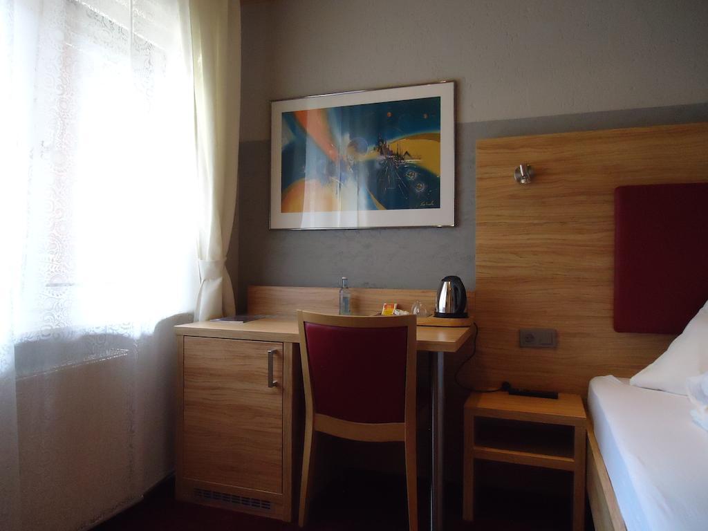 Hotel Garten بون الغرفة الصورة